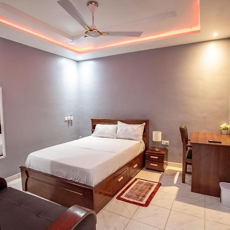 Bella Ella Hotel & Event Center Kasoa المظهر الخارجي الصورة